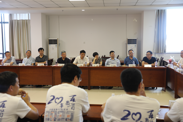 厕所偷拍
厕所偷拍
举办校友返校座谈会.png